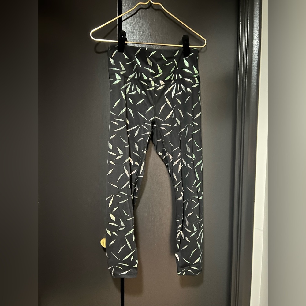 Zyia Active Black Rhombus Mirage Luxe 7/8  Leggings Mettalic Multi Rainbow 12